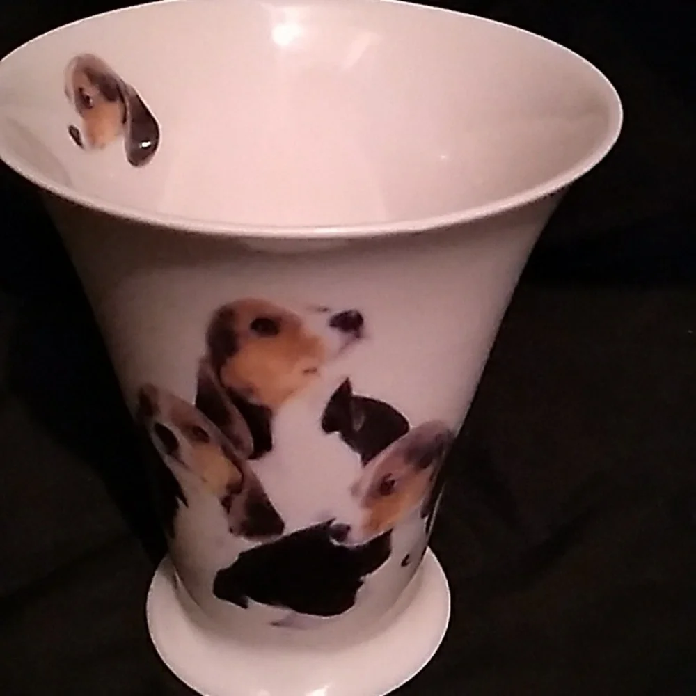 Fluted Shape Ceramic Mug with Beagle Puppy Design (B2) - Picture 6 of 7